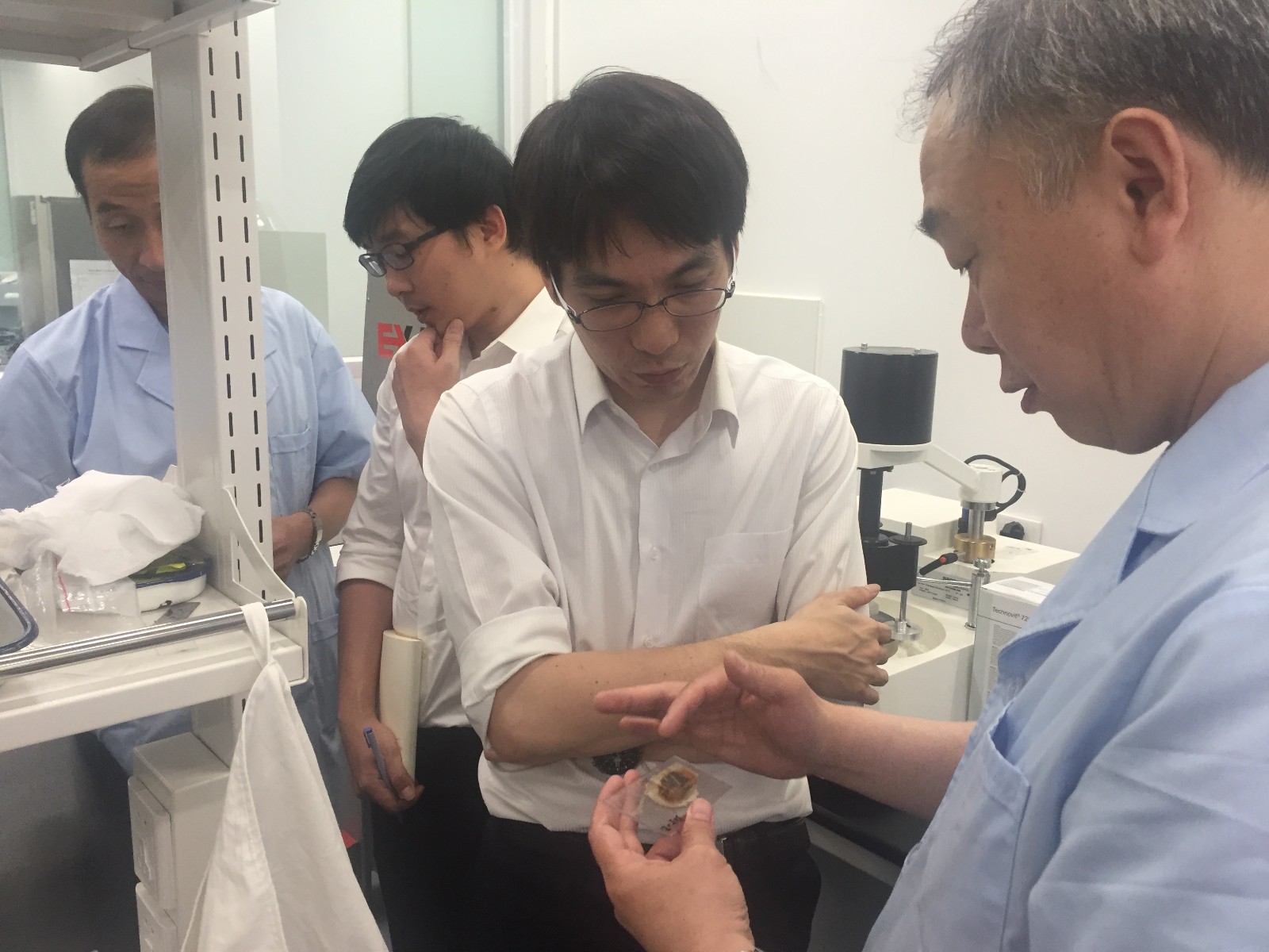 艾佧技術總監與臺灣創醫生技現場技術交流.jpg
